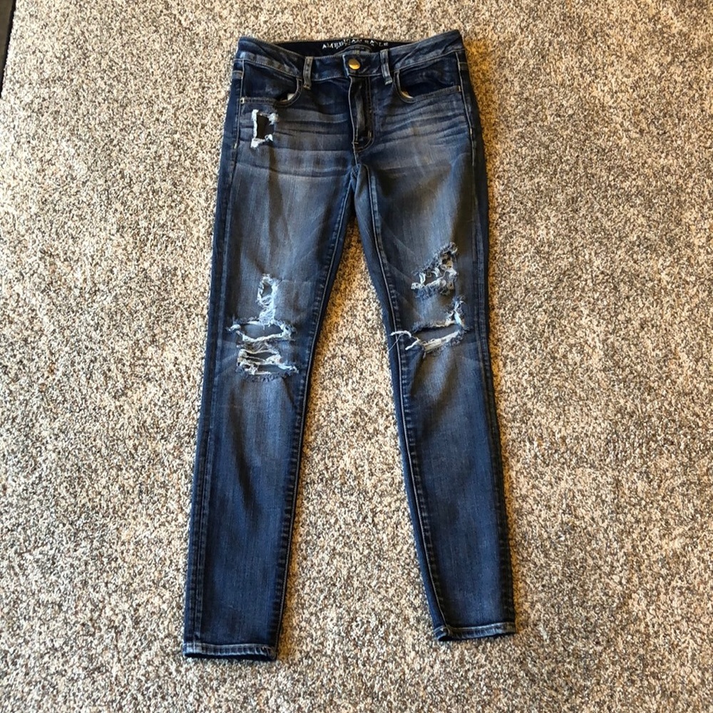 American Eagle Distressed Jegging